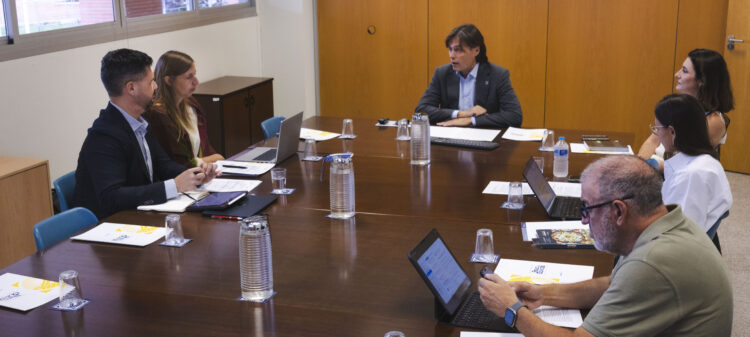 El rector de la Universidad Pablo de Olavide durante la bienvenida institucional a la visita de asesoría por pares del proyecto Bologna Hub Peer Support Plus (BHPS+)