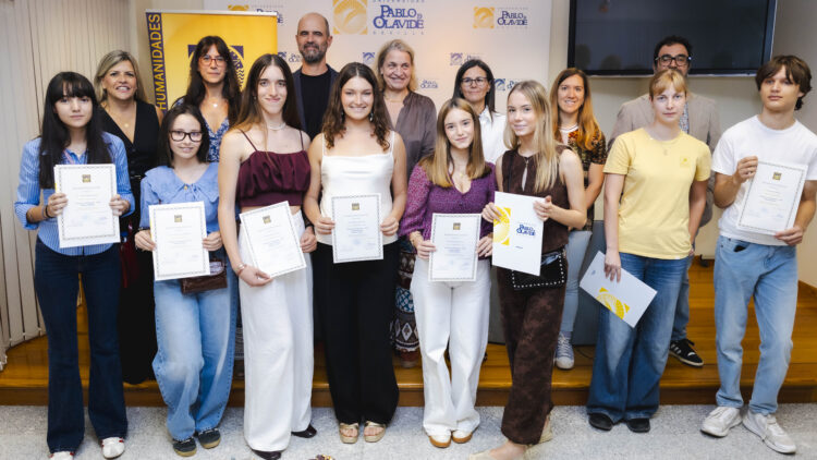 Foto de familia del I Premio de Traducción - UPO