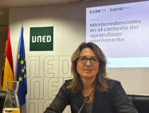 Laura López de la Cruz-Microcredenciales