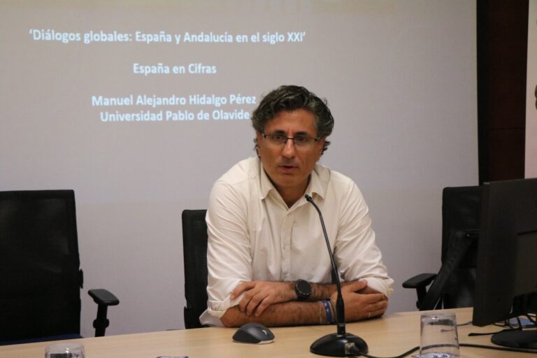 El economista Manuel Alejandro Hidalgo destaca el buen momento económico de España, pero advierte retos estructurales clave