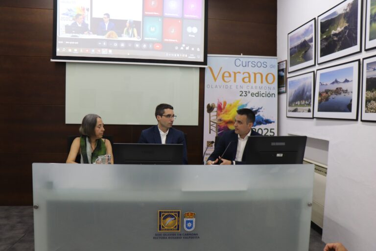El Gobierno y Facua debaten sobre las prácticas «abusivas» de las aerolíneas para los pasajeros