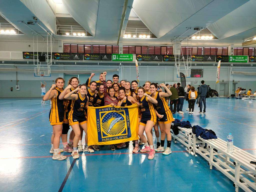 Medalla de bronce CAU 2023 baloncesto femenino