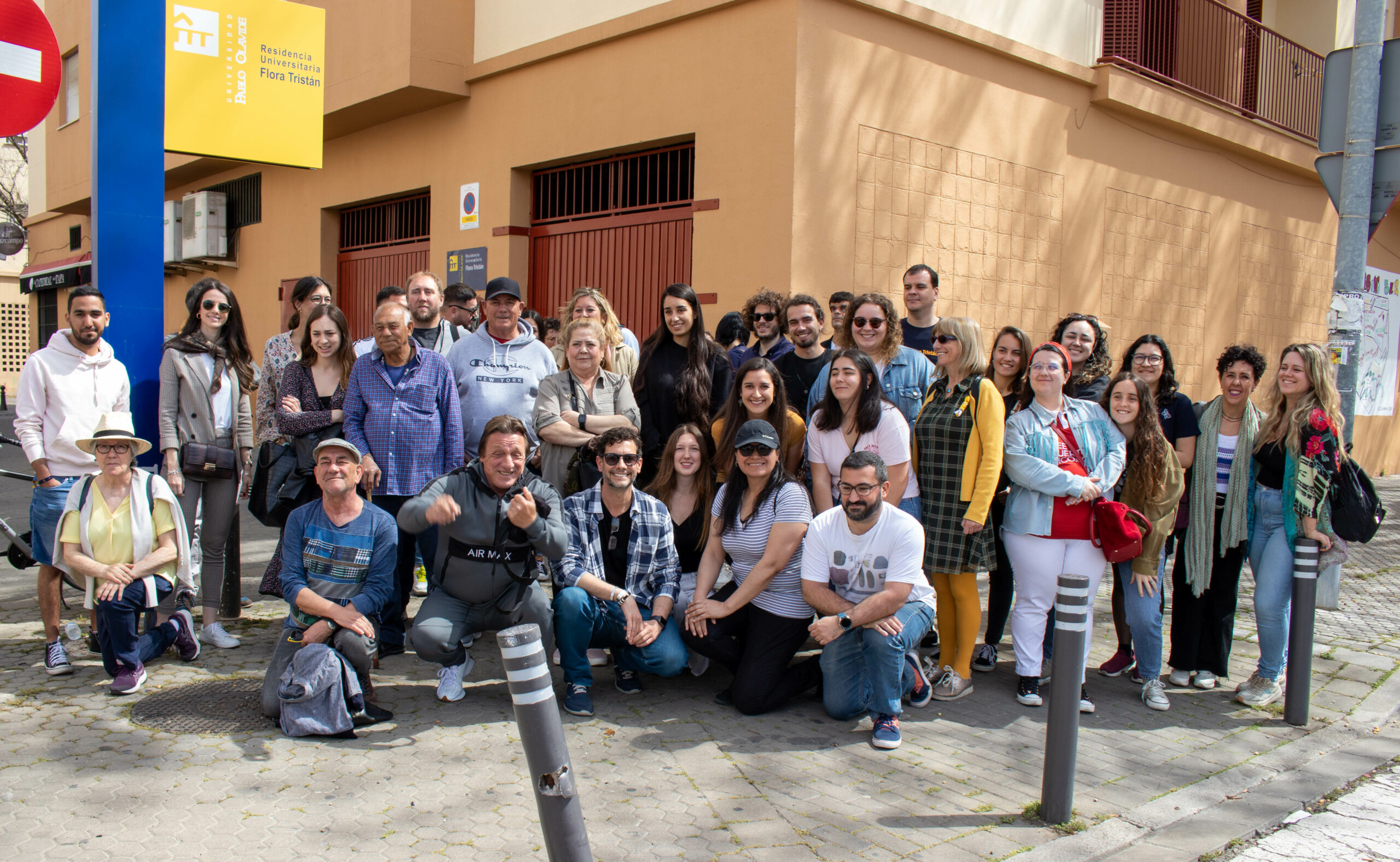 La Residencia Universitaria Flora Tristán celebra la VIII Ruta de la Tapa en el Polígono Sur