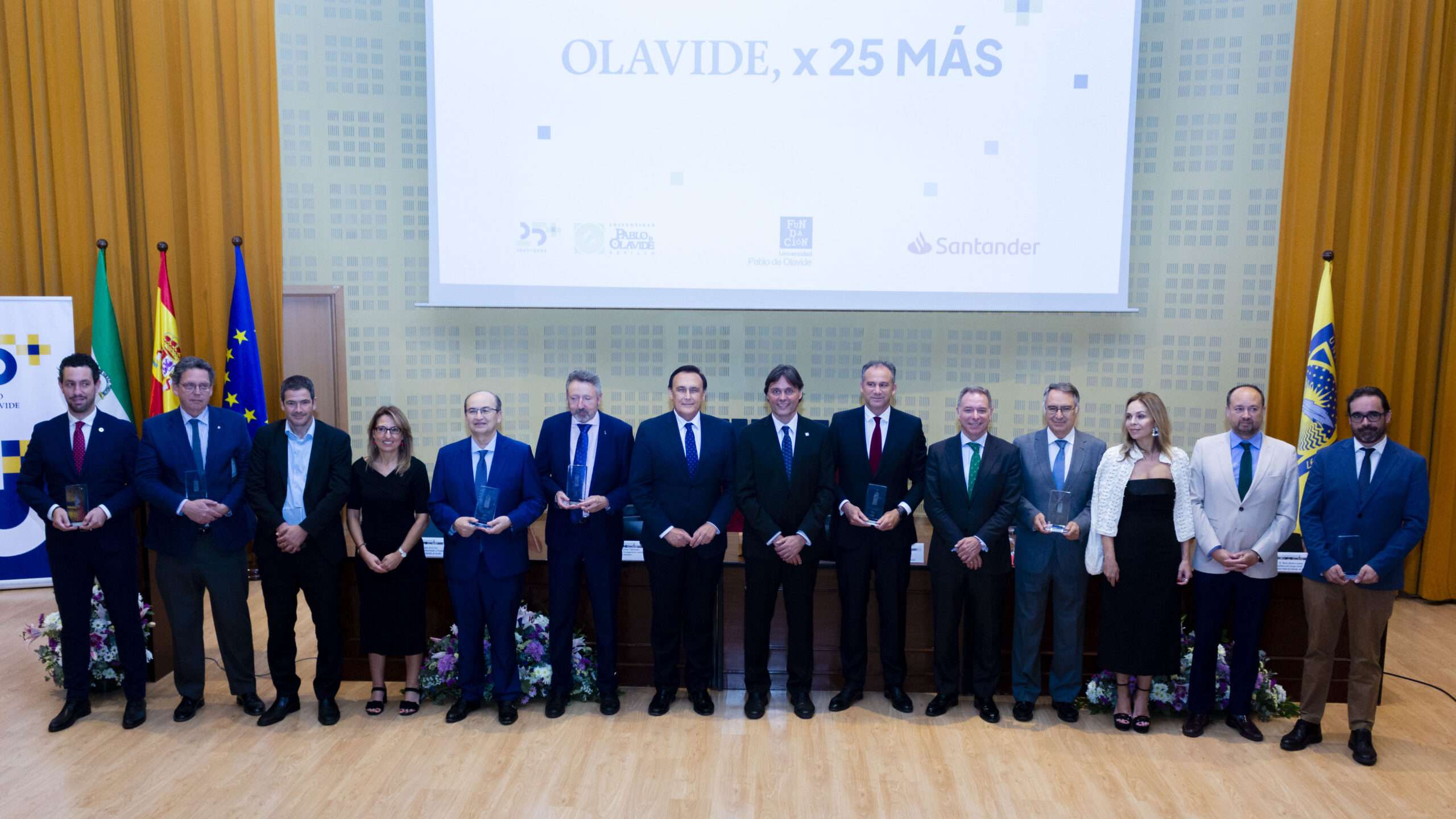 La UPO reconoce a empresas e instituciones que la han acompañado en sus 25 años de historia