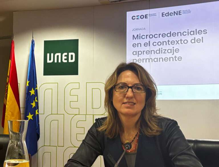 Laura López de la Cruz-Microcredenciales