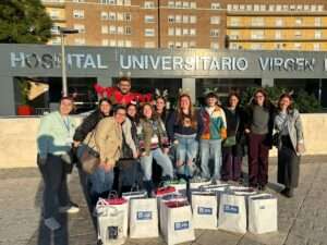 entrega de regalos hospital