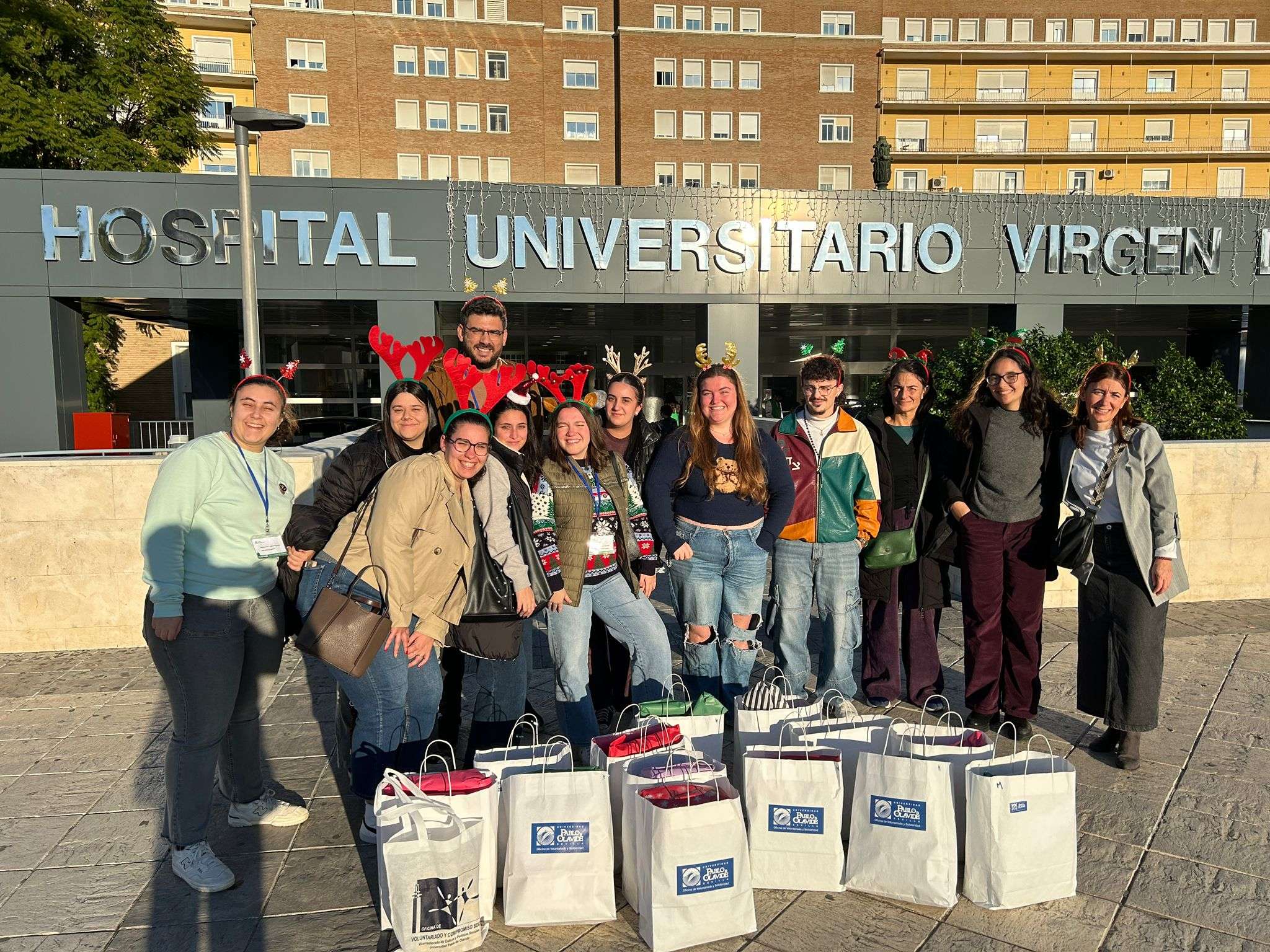 entrega de regalos hospital