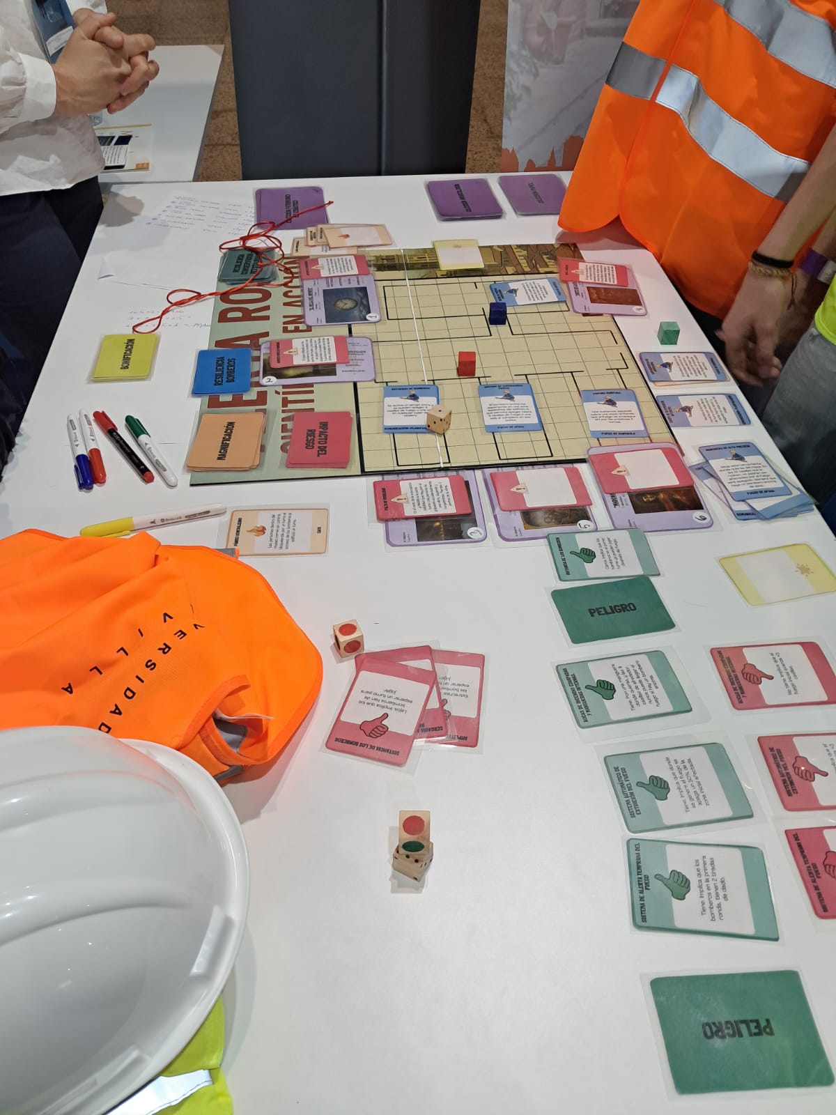 Juego Alerta Roja en la Noche de los Investigadores 2025