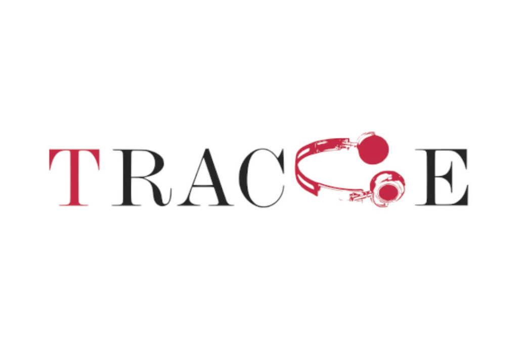 Logo en el que se leen las palabras TRACCE y en el que la segunda C es unos auriculares