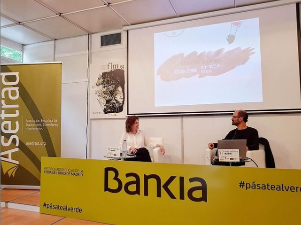 Foto de Sergio España en la charla sobre traducción de comics