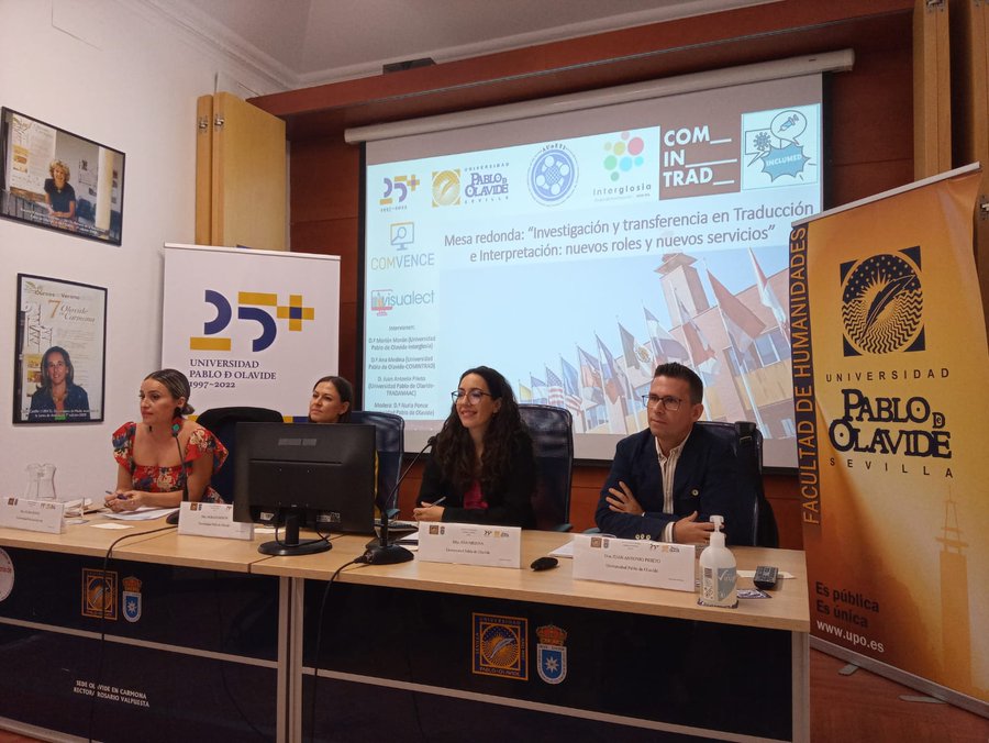 Ana Medina durante la mesa redonda