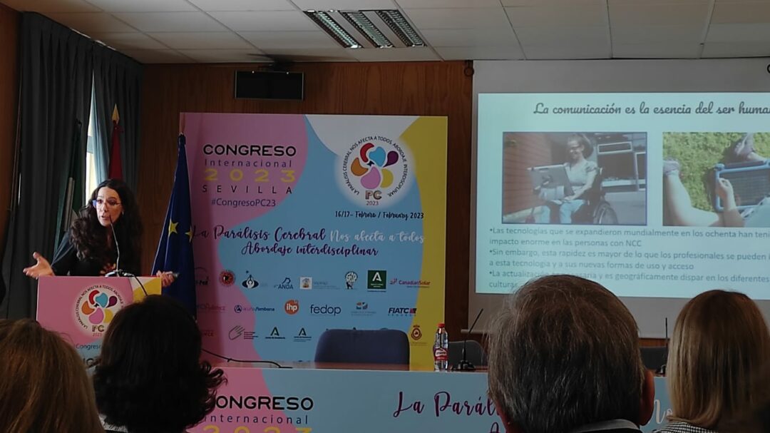 Foto de Ana Medina durante la ponencia