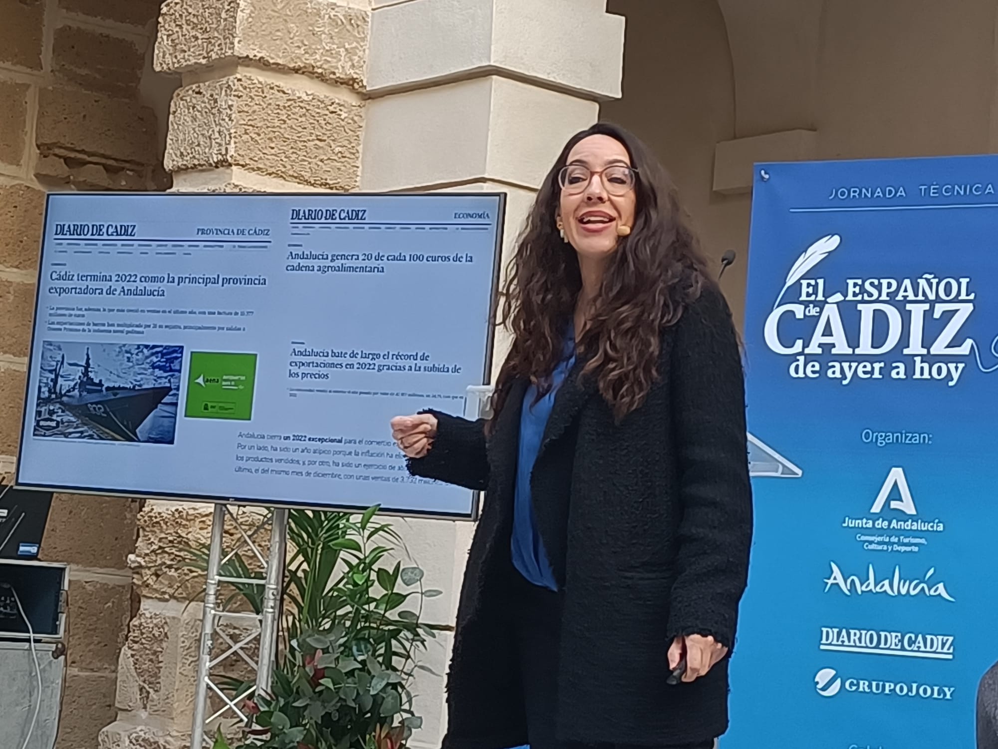 Foto de Ana Medina durante la conferencia