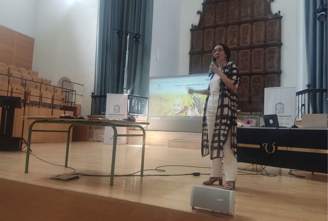 Foto de la Ana Medina Reguera durante la ponencia