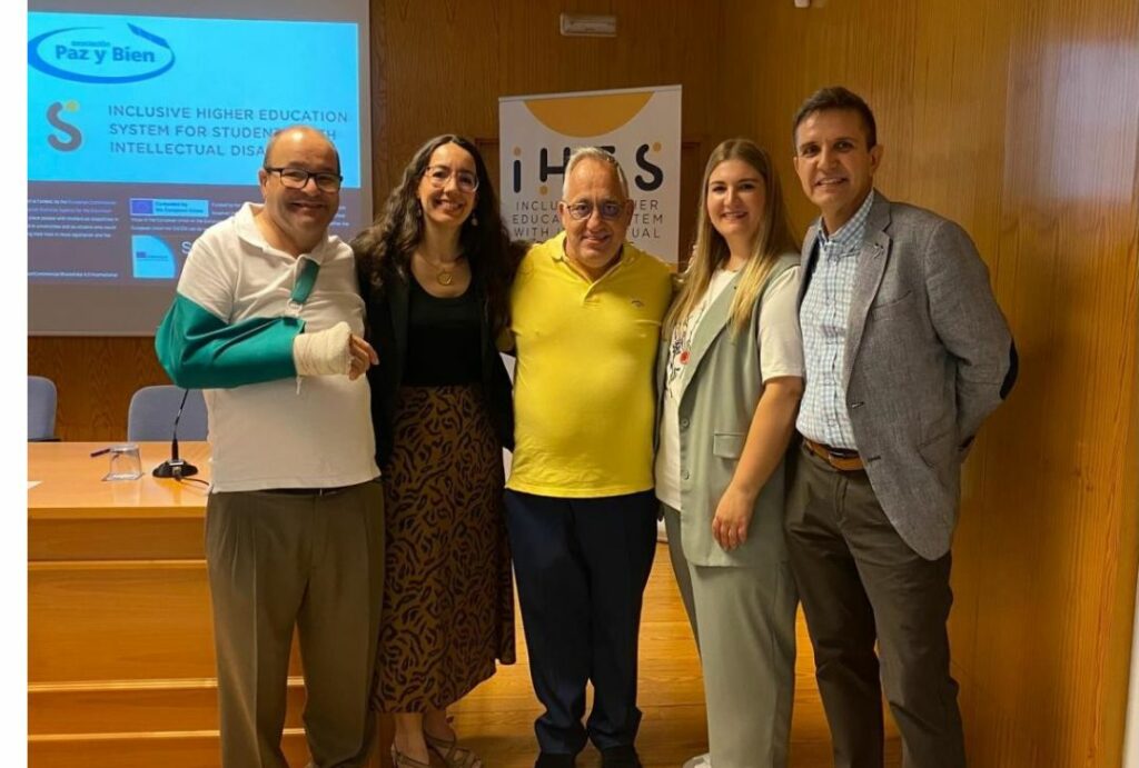 Ana Medina Reguera y José Luis Gordillo Asociación Paz y Bien