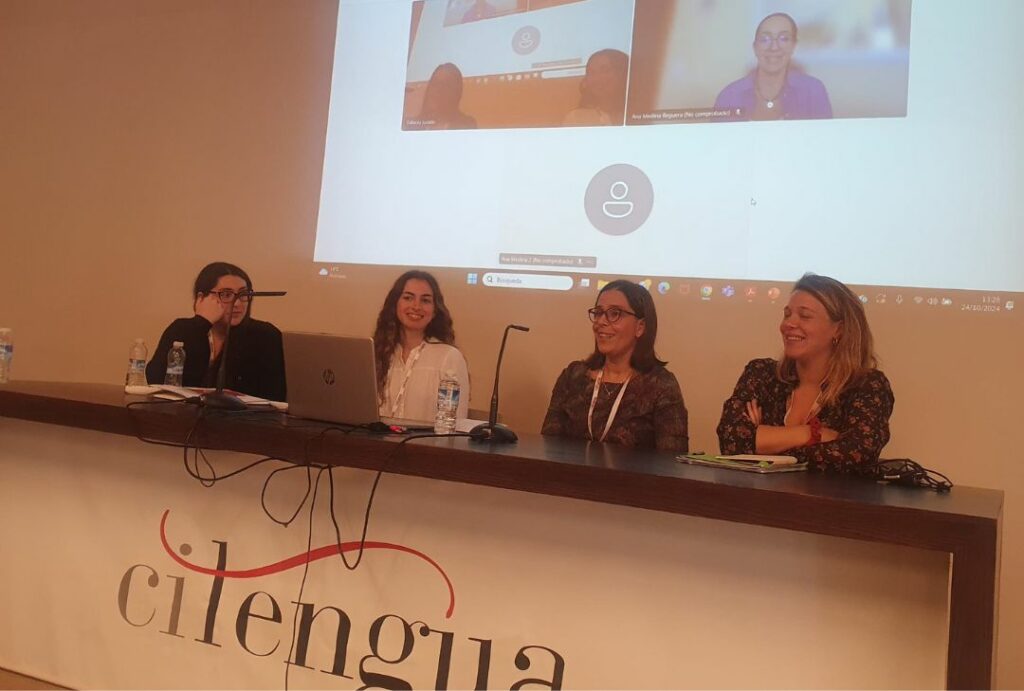 Carmen Moreno y Ana Medina durante la ponencia de AETER sobre el proyecto VISUALECT