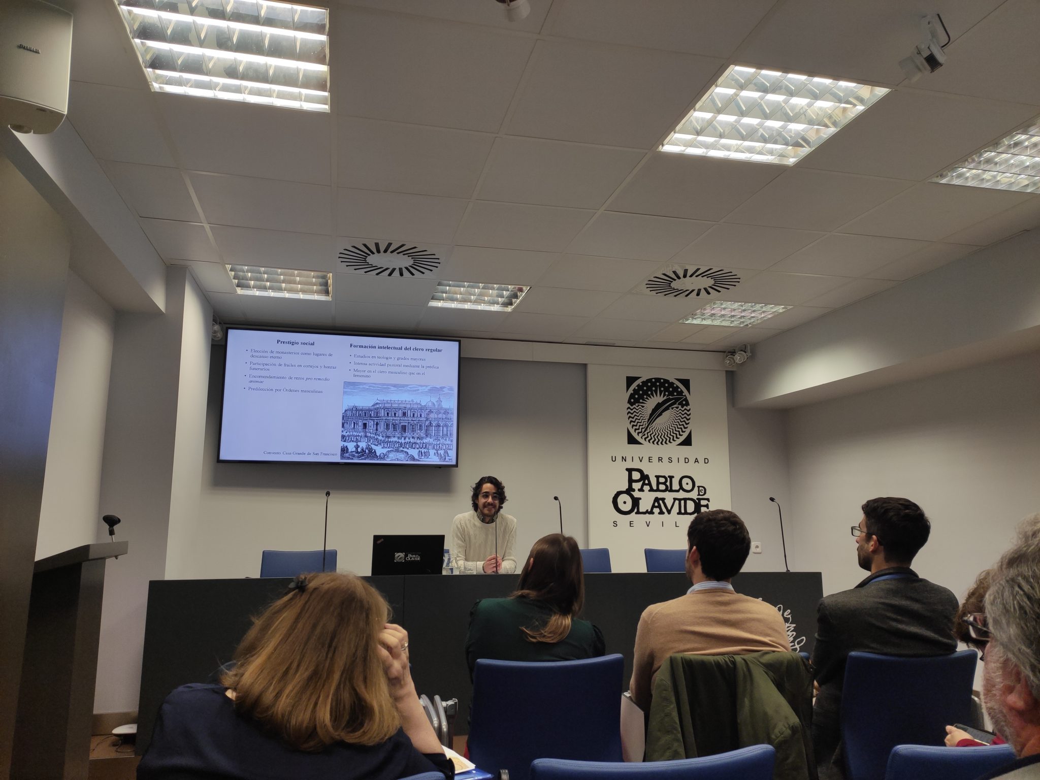 Conferencia en la Sede de la Universidad Pablo de Olavide en la calle Laraña