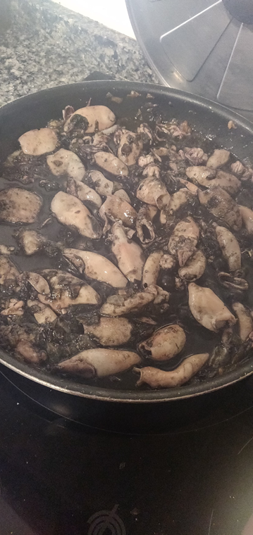 CALAMARES EN SU TINTA