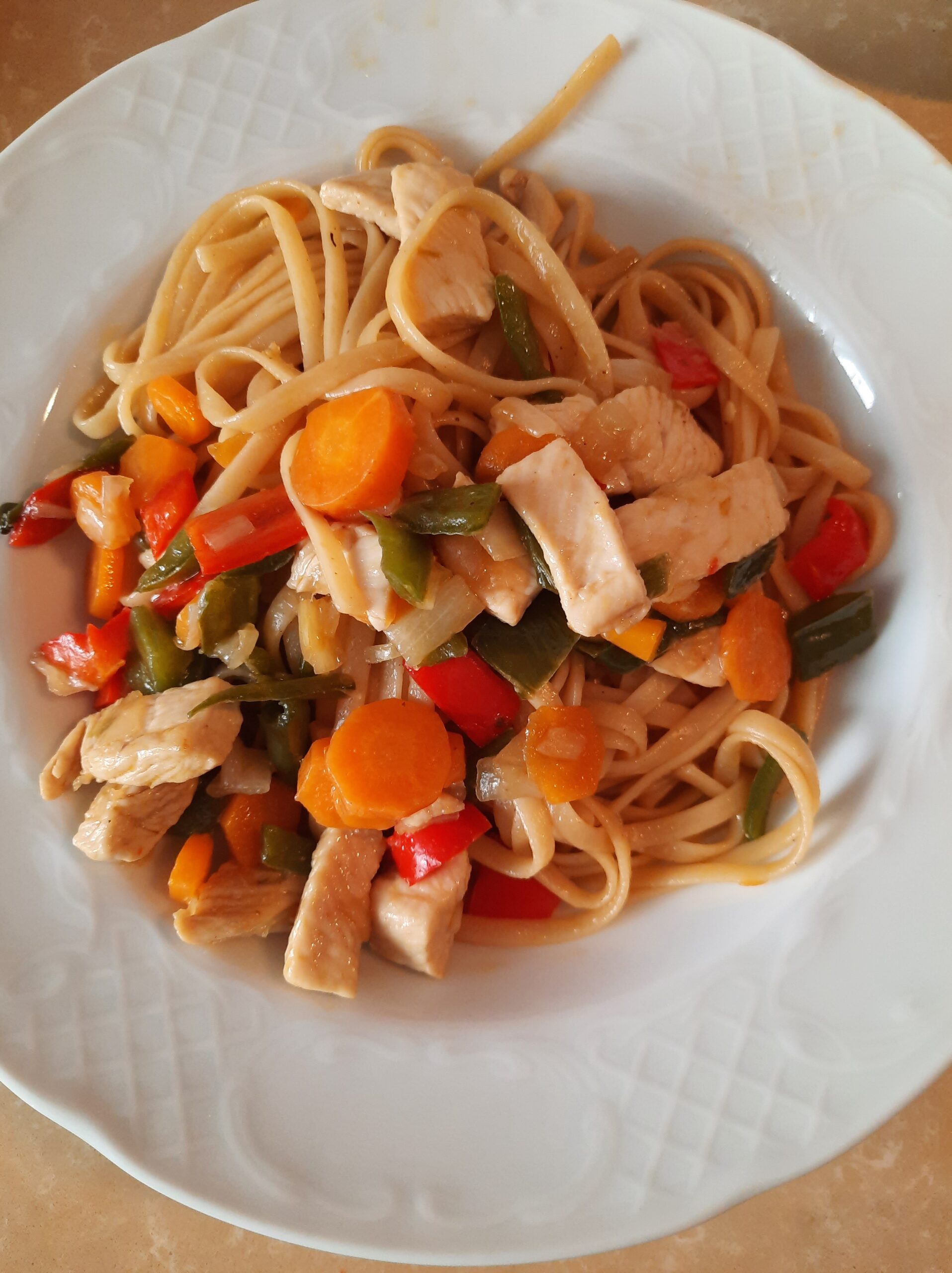 WOK DE POLLO Y VERDURAS