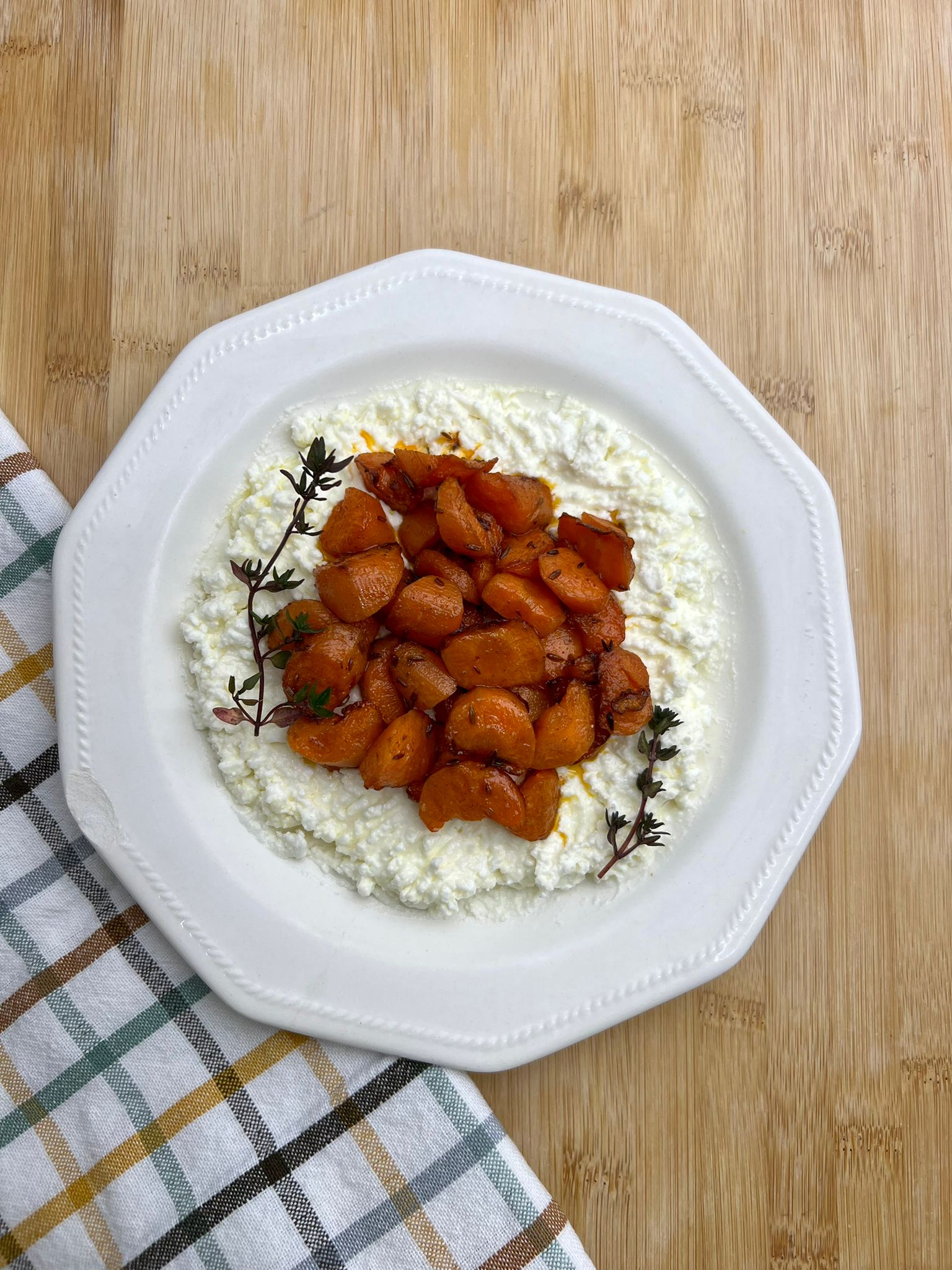 Dip de queso feta con zanahorias especiadas