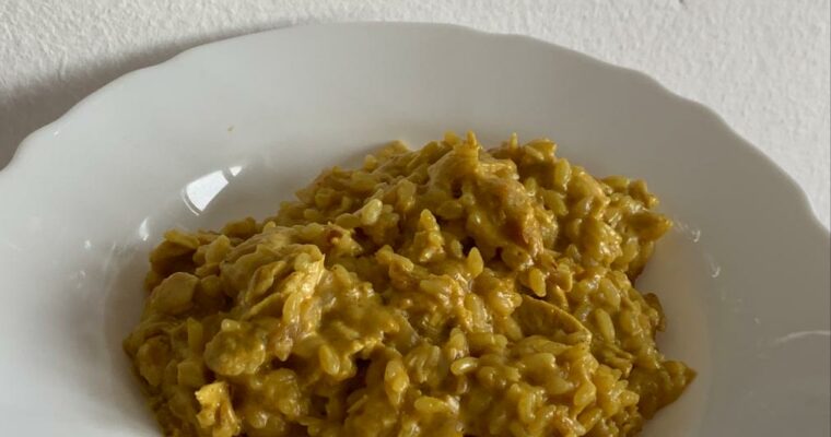 Falso risotto de curry y queso de cabra