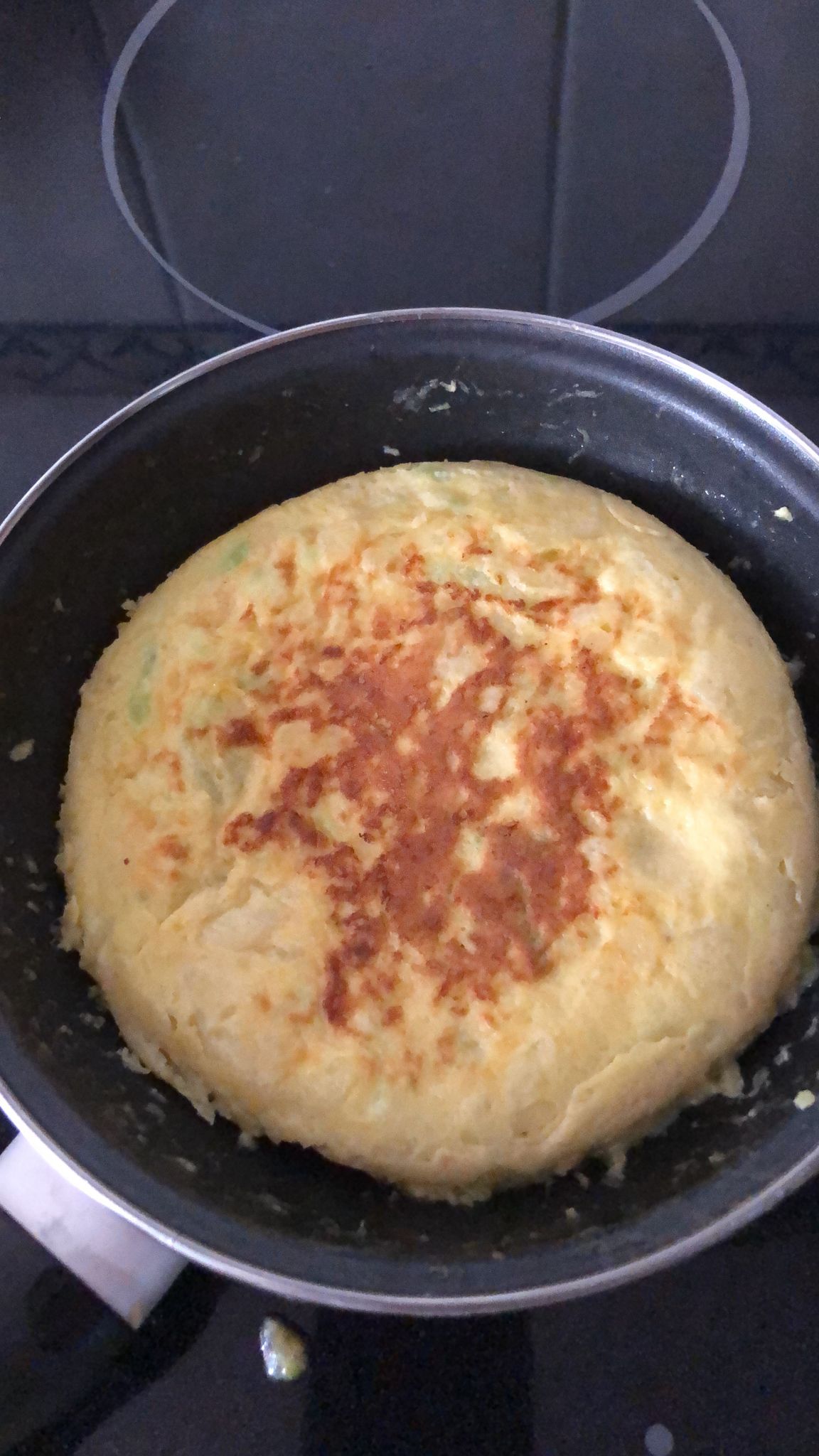 Tortilla de patata y calabacín.