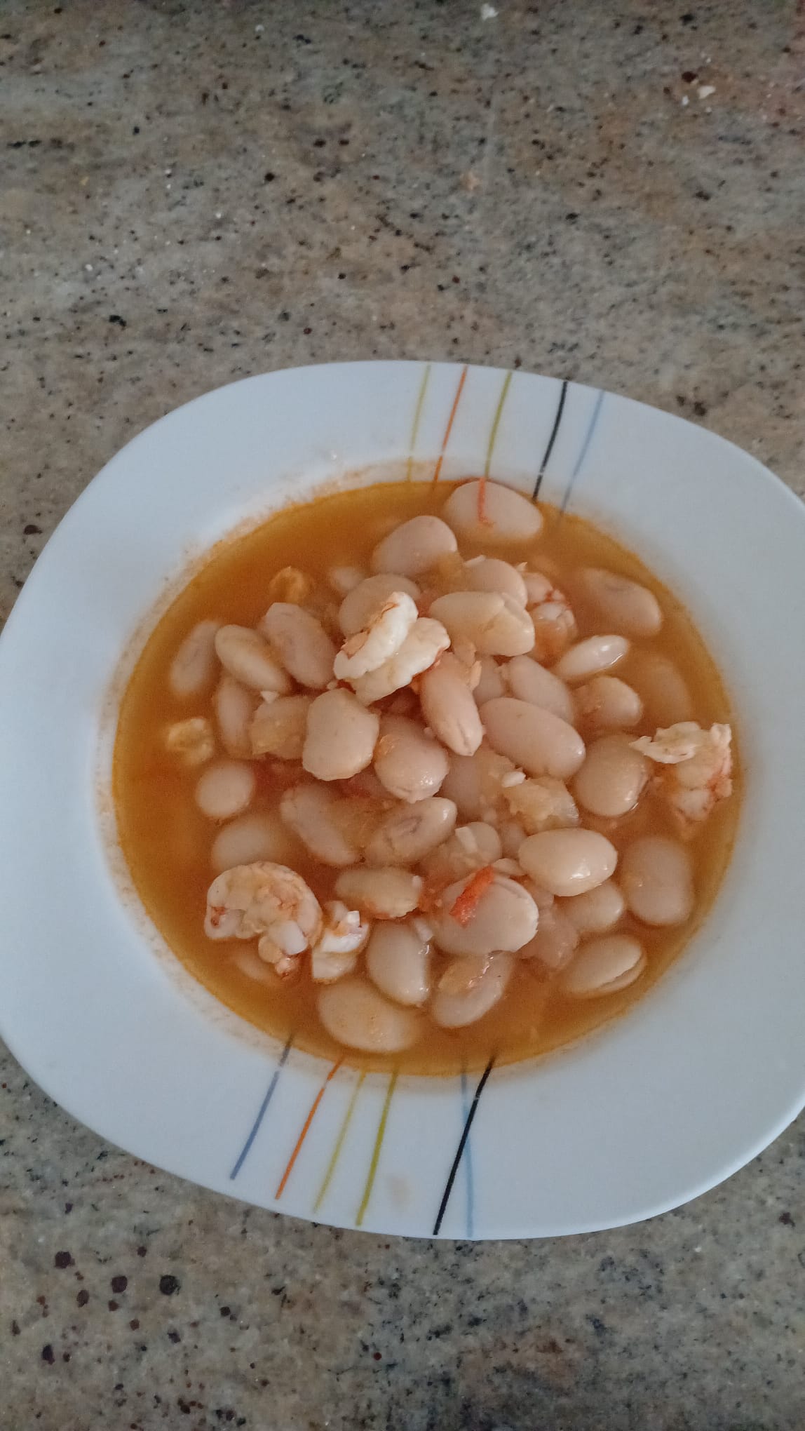 Alubias con langostinos