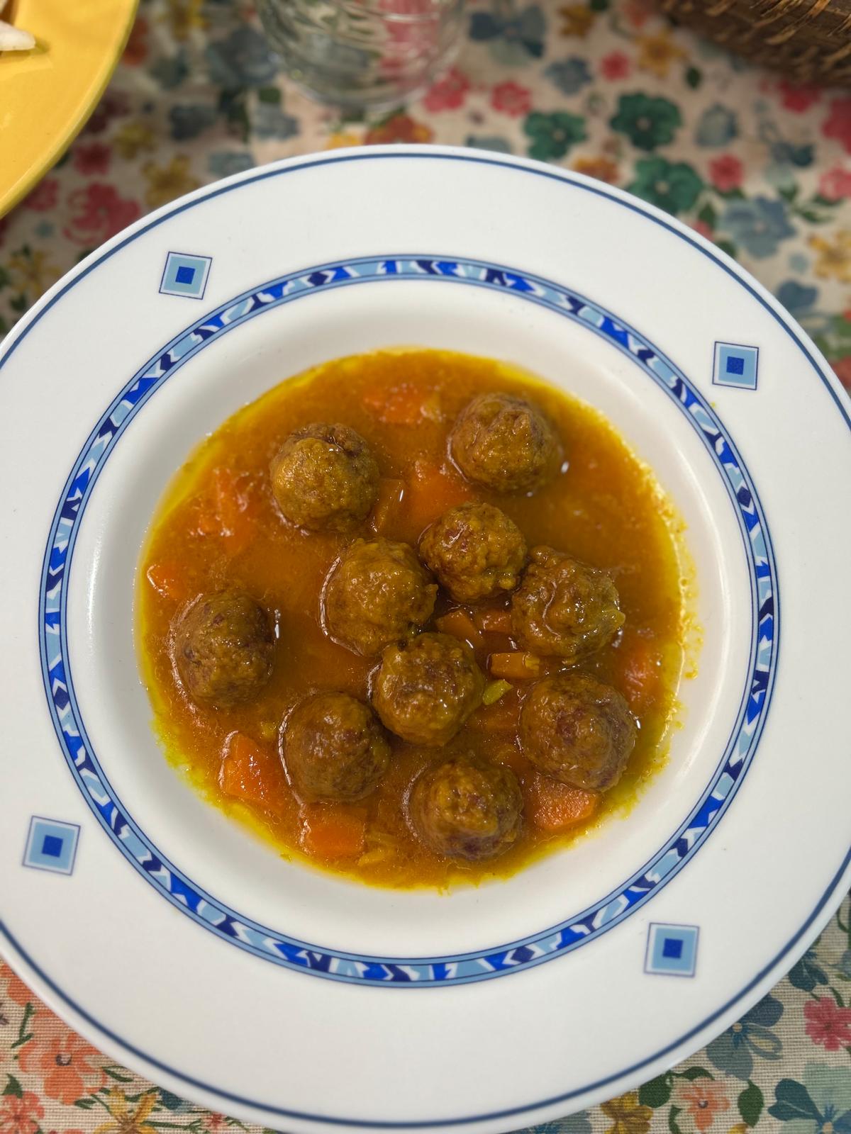 ALBÓNDIGAS EN SALSA